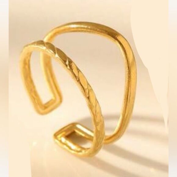 Elegant Gold Ring A1564 - Picture 1 of 2